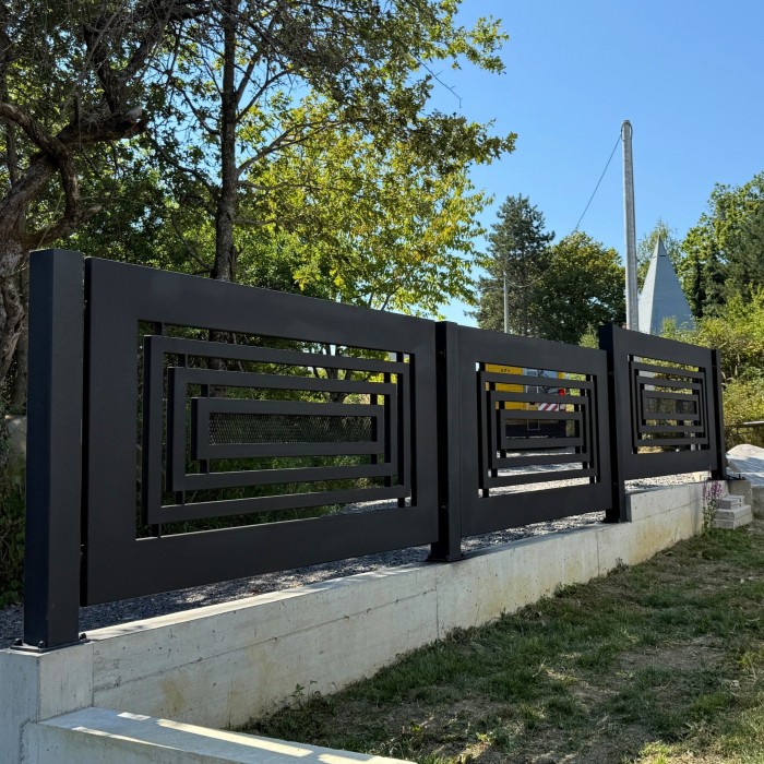 Dvorišna ograda od čelika