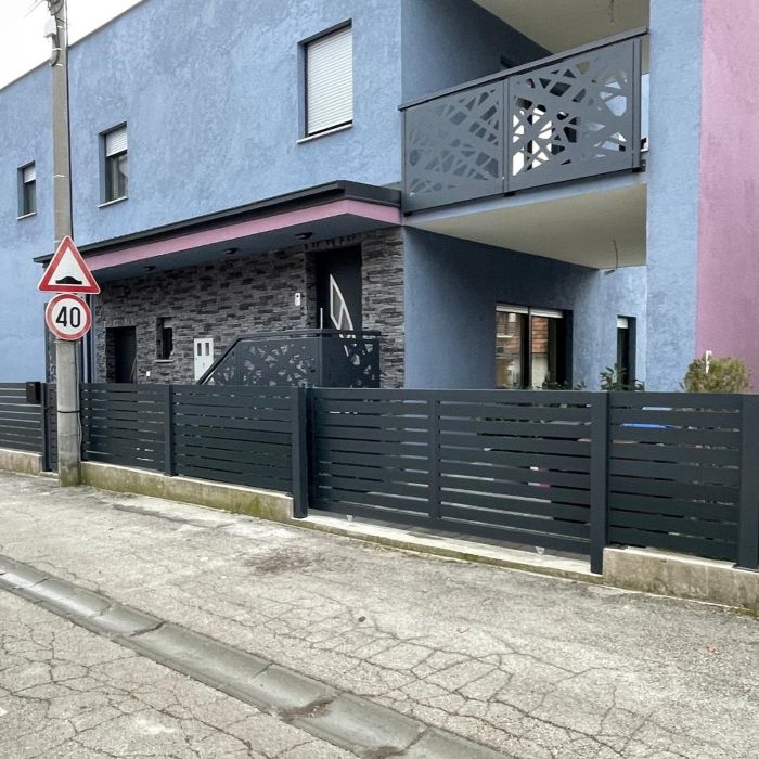 Klizna dvorišna ograda od čelika